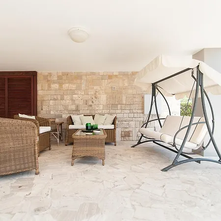 Lina Holiday home
